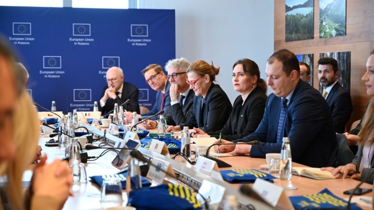 Ambasadori EU razgovarali sa Kurtijem: Dijalog neophodan zbog evropskih integracija