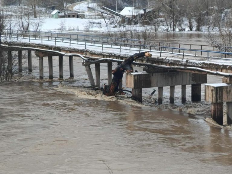 Oštećen most na Ibru kod Leška