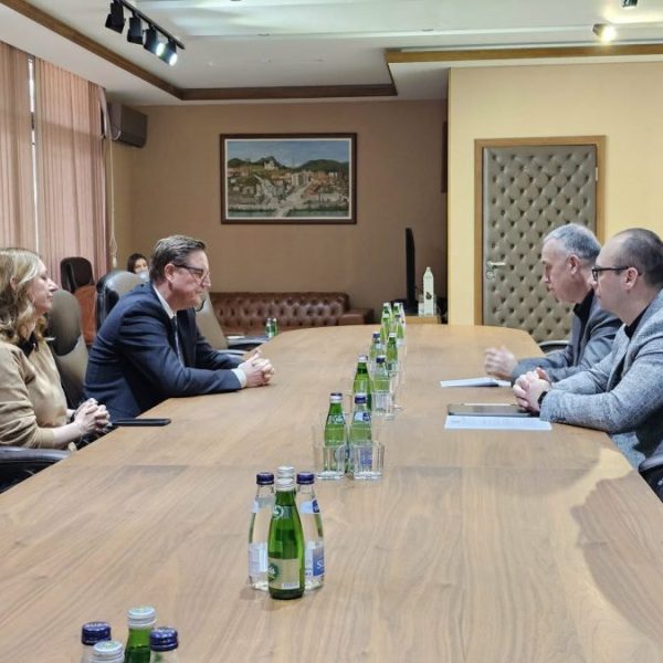 Elek i Simić sa ambasadorom&hellip;