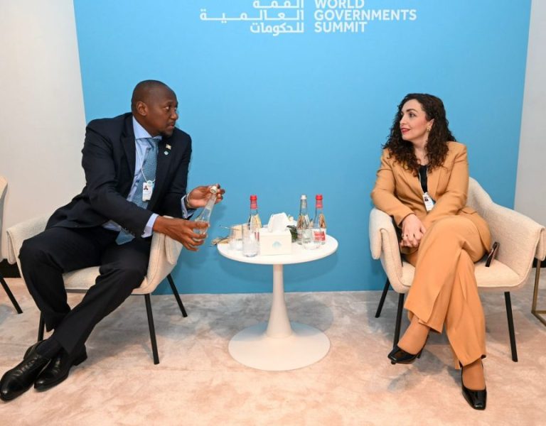 Kosovska predsednica razgovarala sa premijerom Esvatinija na Samitu u Dubaiju