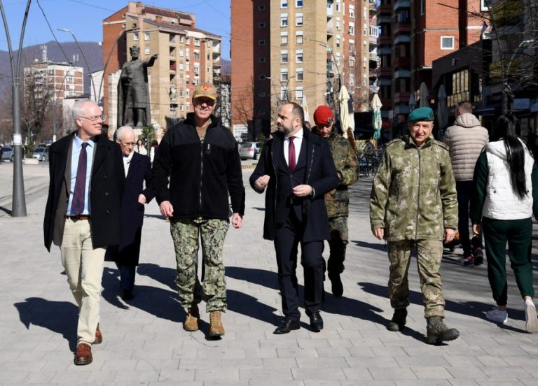 Gradonačelnik Severne Mitrovice ugostio komandante NATO-a i Kfora