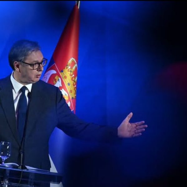 Vučić uručio priznanja, zahvalio Srbima…