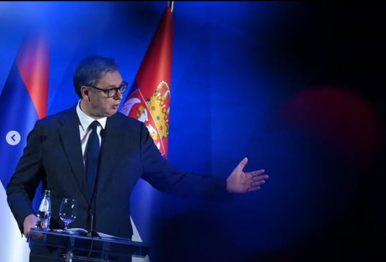 Vučić uručio priznanja, zahvalio Srbima na Kosovu