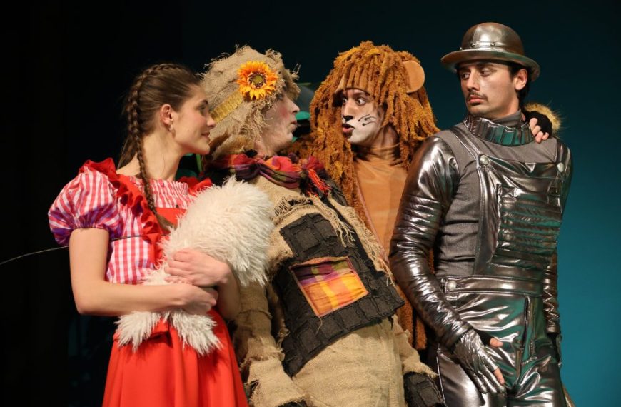 Narodno pozorište iz Gračanice sa „Čarobnjakom iz Oza“ na festivalu u Vranju