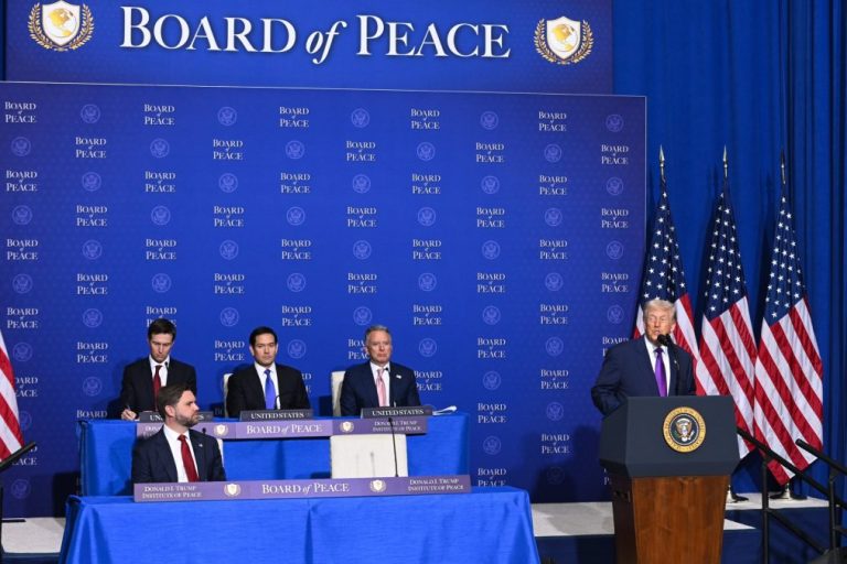 Tramp ponovo o zaustavljanju rata između Kosova i Srbije: Ako ne možete to da uradite, pozovite me i rešićemo to