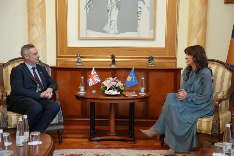 Hargrivs sa Hadžiju o budžetu i predsedničkim izborima