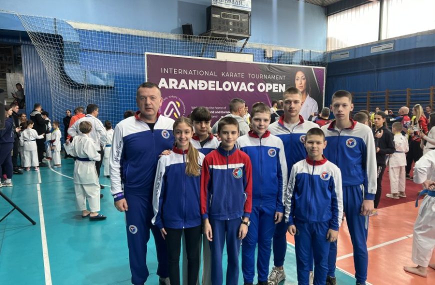 Dve srebrne i jedna bronzana medalja za karatiste iz Kosovske Mitrovice u Aranđelovcu