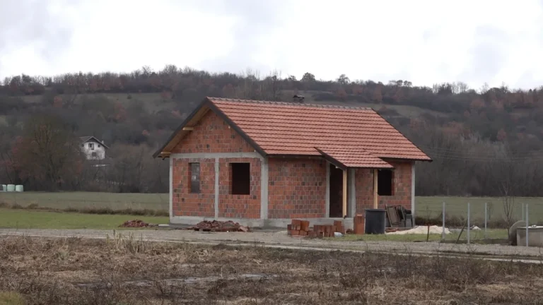 Srbi u opštini Istok opstaju uprkos izazovima i 25 godina nakon povratka