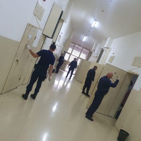 Zatvorenik pronađen obešen u zatvoru