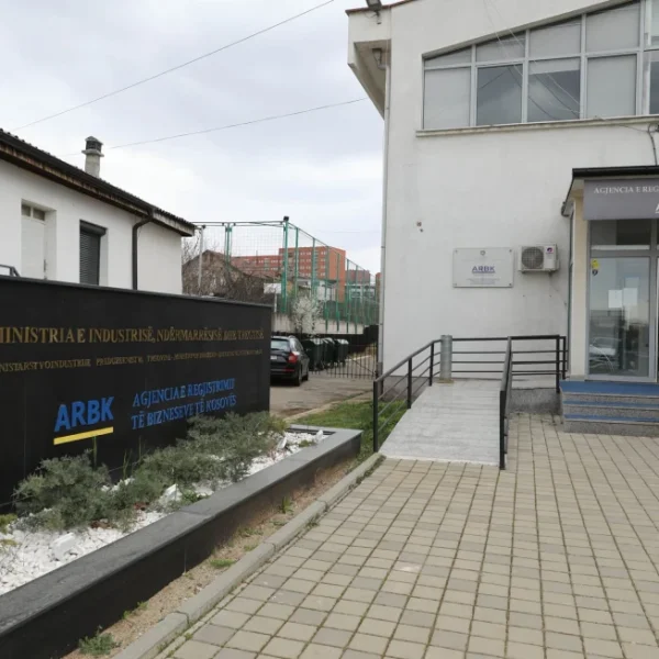 Pretres u Agenciji za registraciju&hellip;