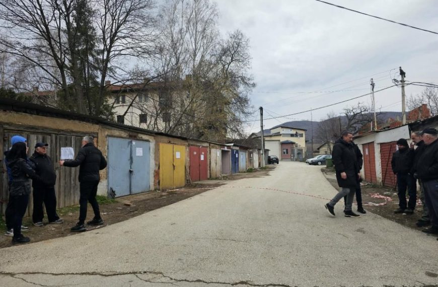 Korisnici garaža kod Pritvorskog centra traže objašnjenje: Objekti postoje 60 godina, Trepča nije ponudila rešenje