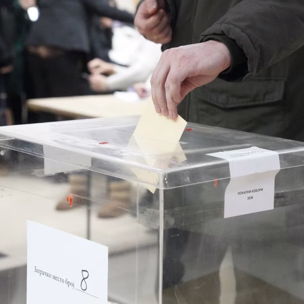 Počeli lokalni izbori u deset…