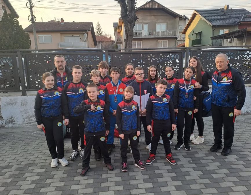 Uspeh karatista KK Zvečan: Radovanović i Adžić izborili plasman na republičko takmičenje