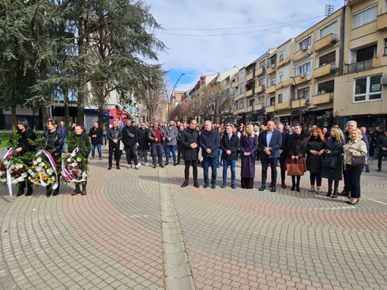 Sećanje na stradale u NATO agresiji: Komemoracija na Trgu braće Milić