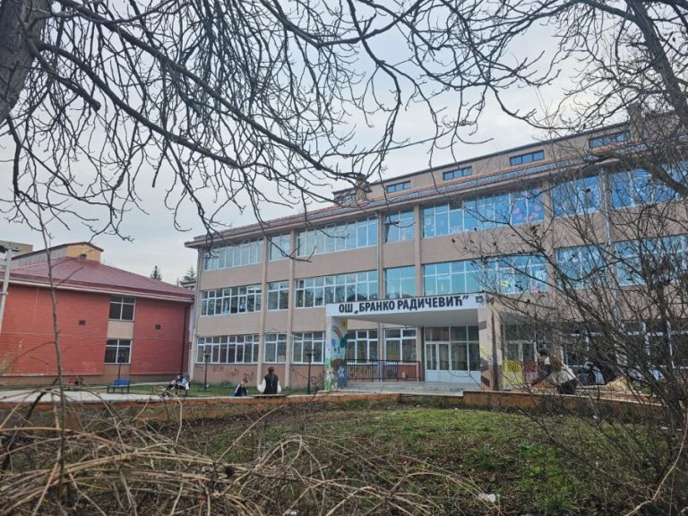 U toku upis prvaka u OŠ „Branko Radičević“