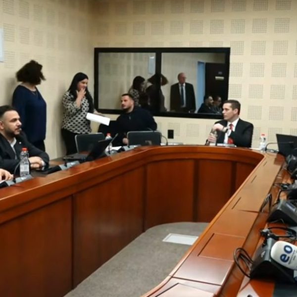 Komisija odobrila ustavne izmene za&hellip;