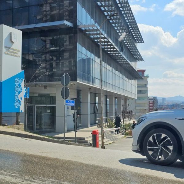 Kontroverzne mere Opštine Priština: Deset…