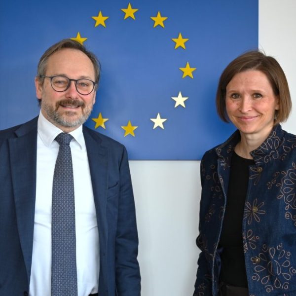 Palatova dočekala Žiofrea u Prištini:&hellip;