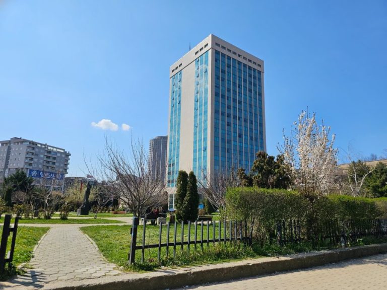 Ko proizvodi lažne vesti o Kosovu – domaći…