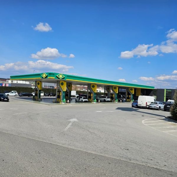 Na Kosovu benzin pojeftinio za&hellip;