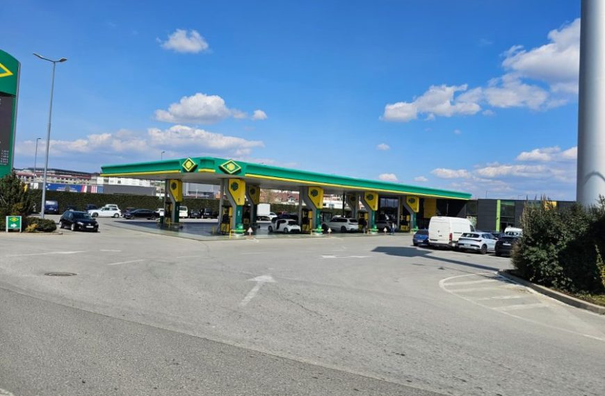 Na Kosovu benzin pojeftinio za cent, dizel i auto-gas bez promene