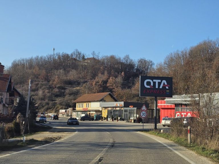 Policija u Srbici zaplenila oružje i veliku količinu municije