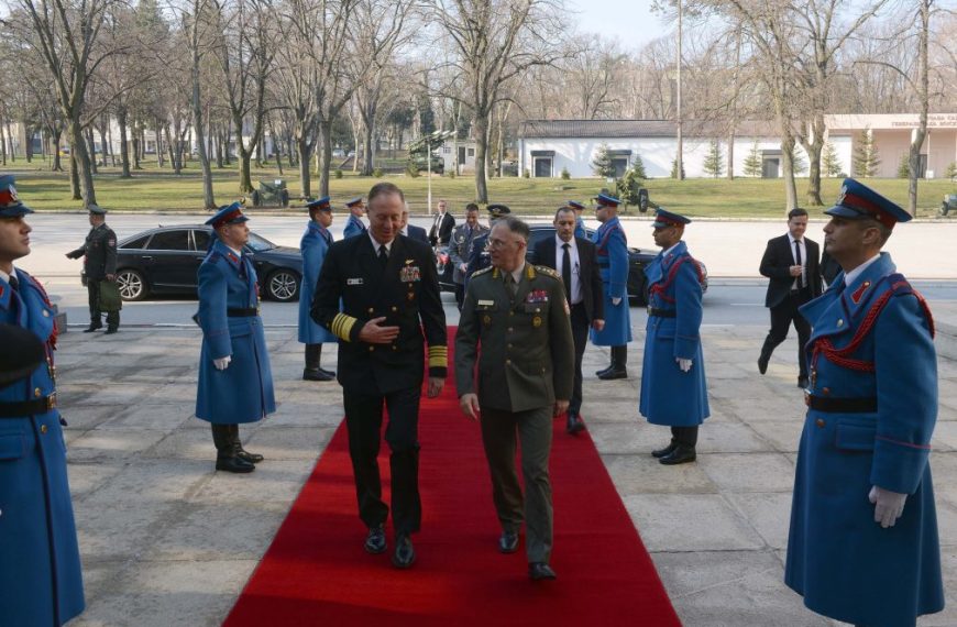 Mojsilović razgovarao sa admiralom Vajkofom o bezbednosti i saradnji