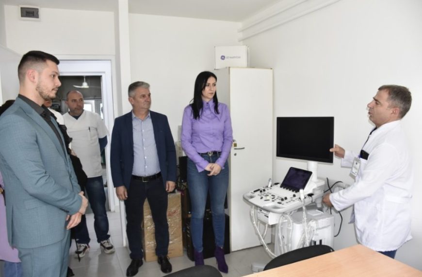 Opština donirala medicinsku opremu zdravstvenim ustanovama u Gračanici i Lapljem Selu