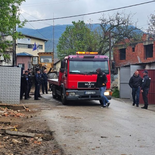 Srušene garaže kod Pritvorskog centra&hellip;