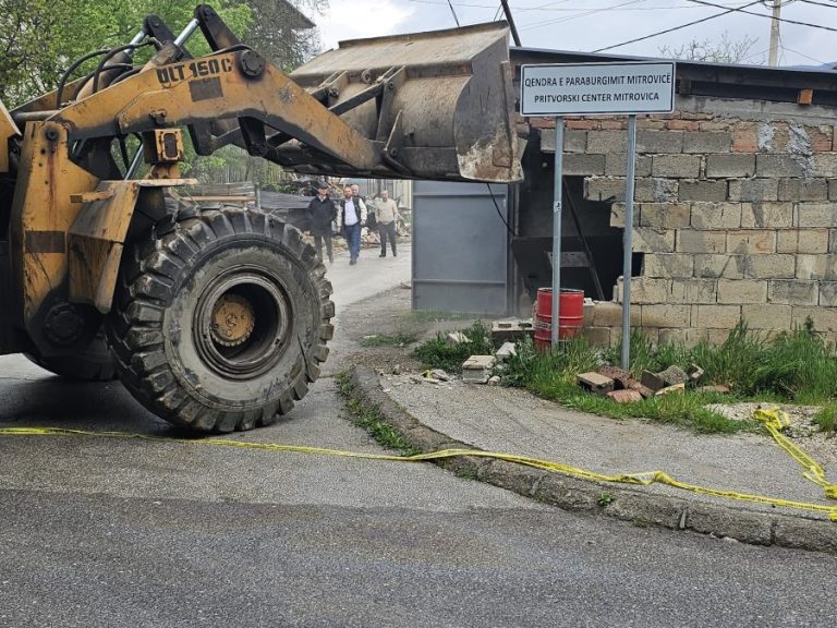 Opština Severna Mitrovica: Rušenje garaža sprovedeno bez znanja i saglasnosti lokalne vlasti