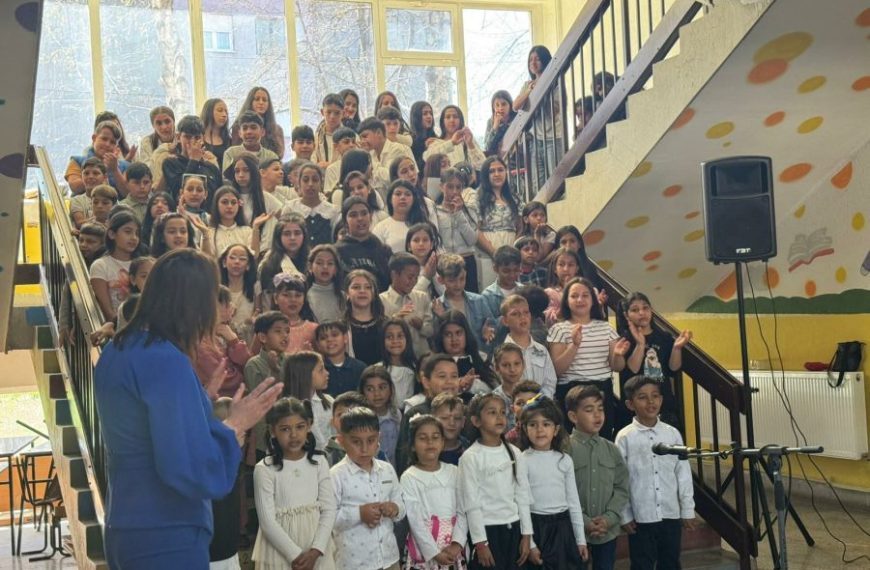 Učenici OŠ „Vlado Ćetković“ obeležili Dan Roma: Obrazovanje je naša snaga