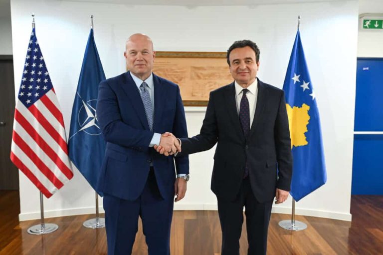 Kurti se sastao sa američkim ambasadorom u NATO