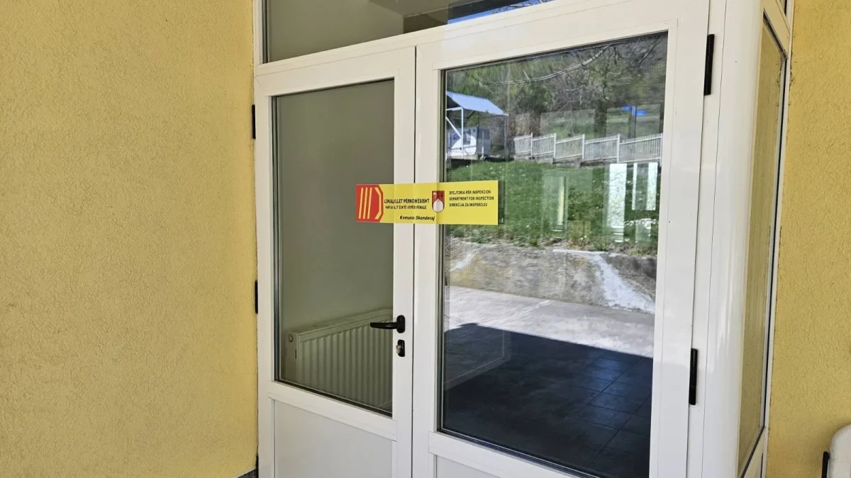 Zatvorene ambulante u selima Banje i Suvo Grlo, uklonjen natpis sa OŠ „Milun Jakšić“