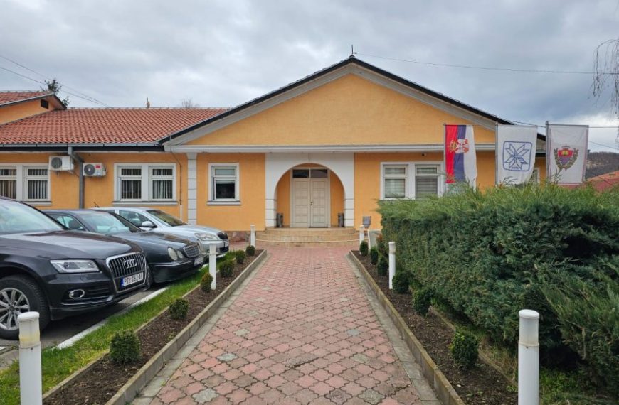 Kostić: Dokumenta za boravišne dozvole uvod u integraciju Univerziteta