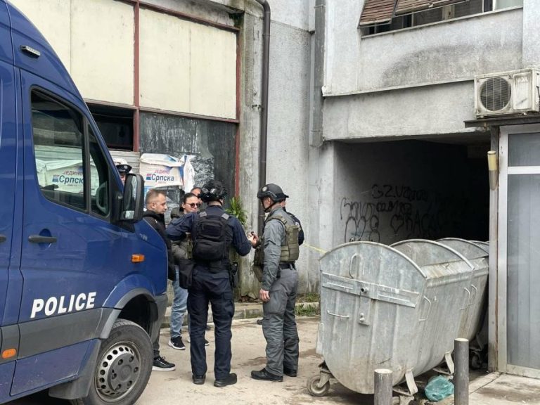 Pronađena ručna bomba u podrumu zgrade u Severnoj Mitrovici