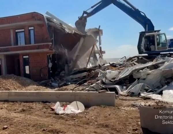 Priština ruši nelegalne kuće kod…