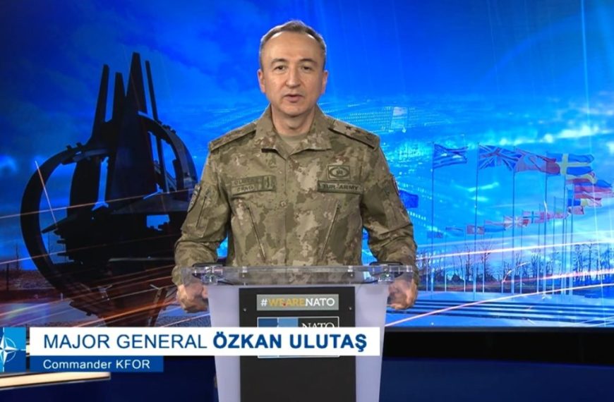 Komandant KFOR-a: Mirno na Kosovu, nužan dijalog Prištine i Beograda
