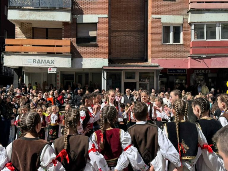 Severna Mitrovica: Otvorena dvodnevna vaskršnja manifestacija uz humanitarnu akciju