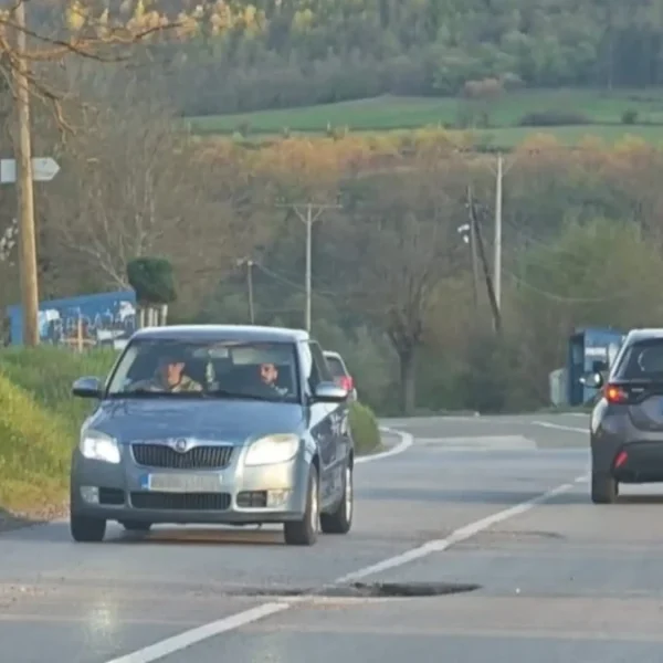 Probušene gume, otpale felne: Put&hellip;