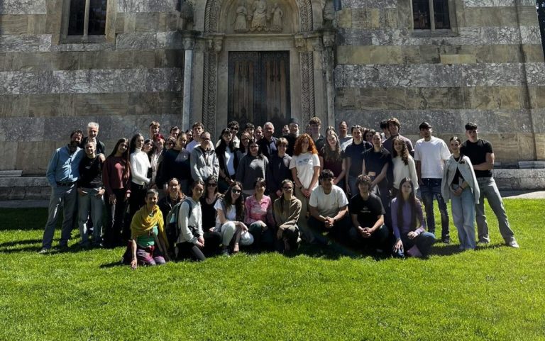 Visoki Dečani ugostili italijanske studente i bivšeg oficira KFOR-a