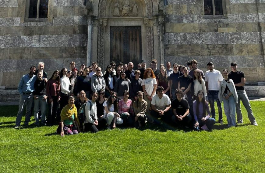 Visoki Dečani ugostili italijanske studente i bivšeg oficira KFOR-a