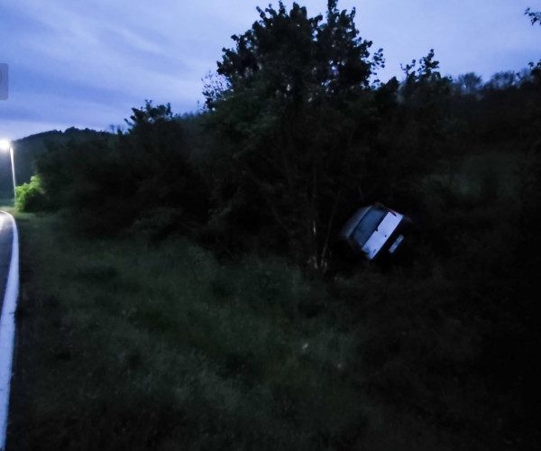Automobil sleteo sa puta kod&hellip;