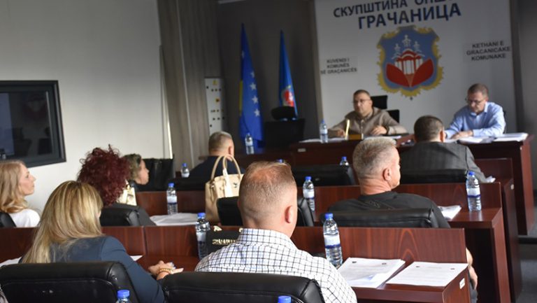 SO Gračanica usvojila Deklaraciju o hapšenju sedmoro direktora