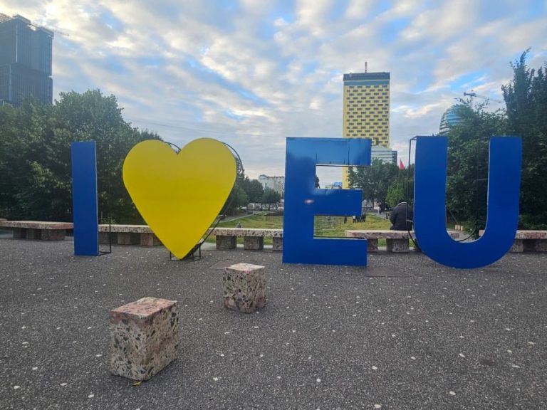 Moguće ukidanje rominga između Zapadnog Balkana i EU naredne godine