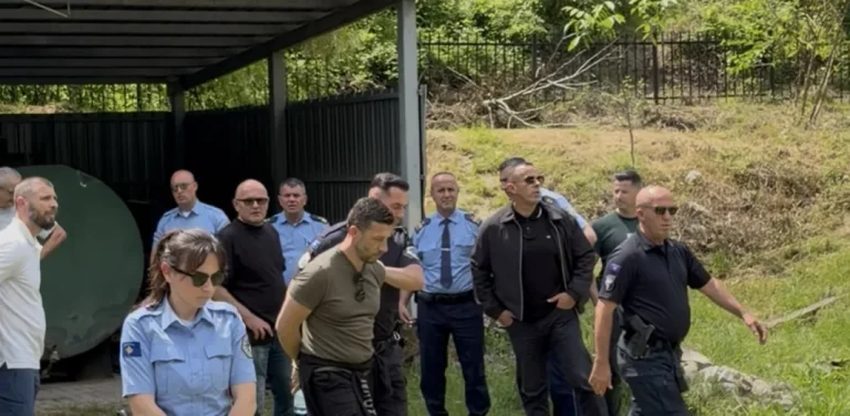 Mladići privedeni ispred manastira u Prizrenu pušteni na&hellip;