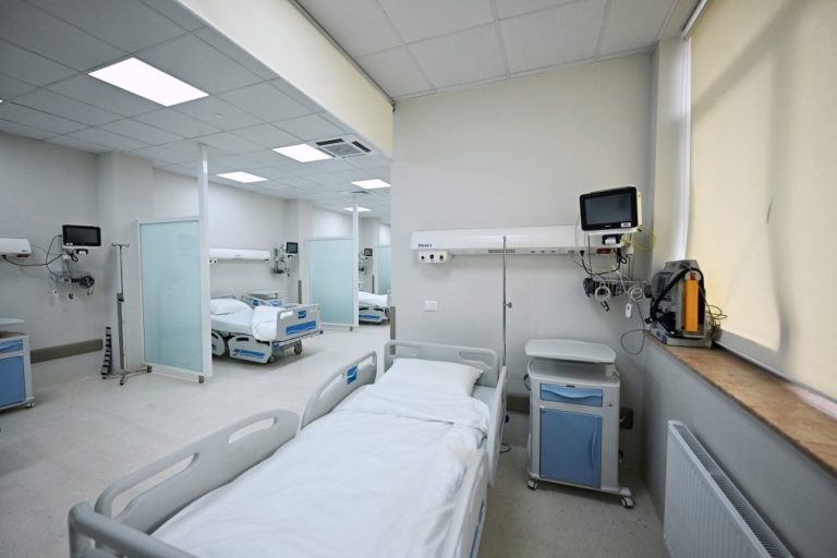 Vrhovni sud ukinuo naplatu za pratioce pacijenata u Kliničkom centru u Prištini