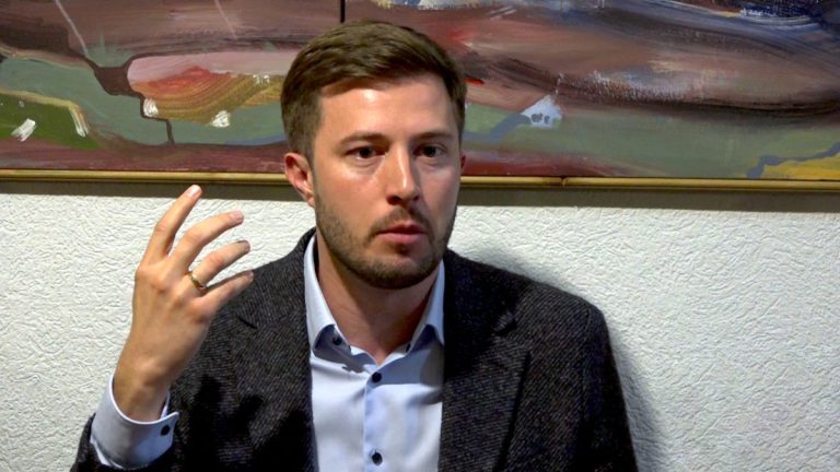Surlić: Srbi na Kosovu nikada nisu viđeni kao…