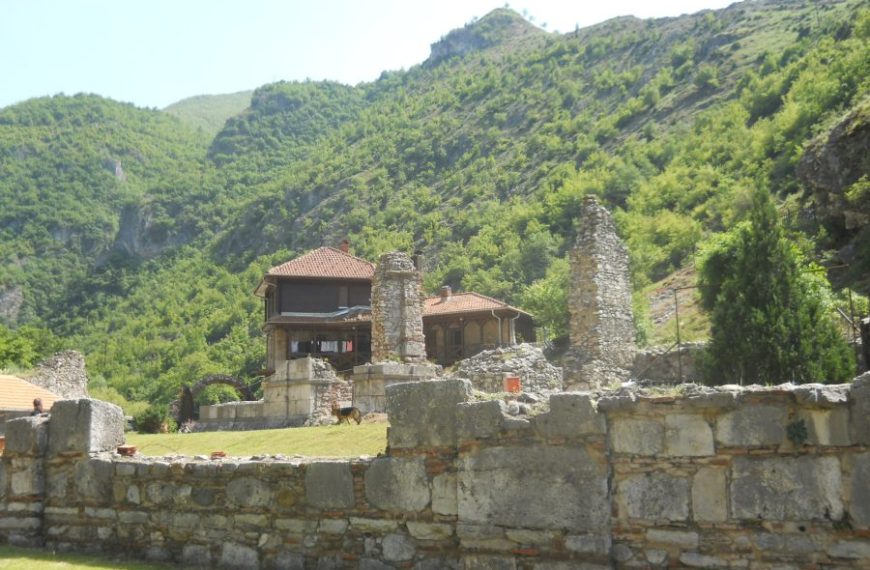 Počinje peti festival umetnosti za decu „Filigrani“ u manastiru Svetih arhangela kod Prizrena