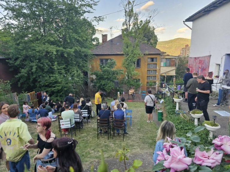 Mitrovica na jedno veče ličila na Berlin: Spoj umetnosti, jezika i ljudi