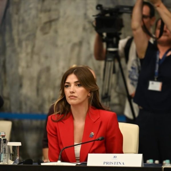 Kosovo traži status kandidata za…